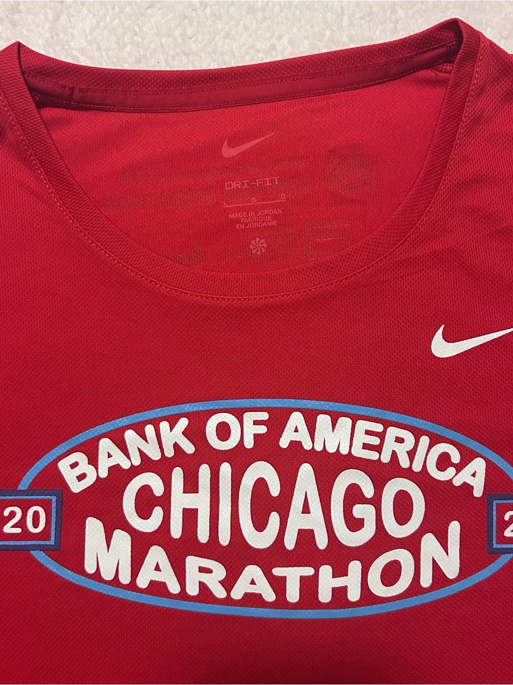 Nike Red Chicago Marathon 2025 Graphic Dri-FIT Tee Size Large